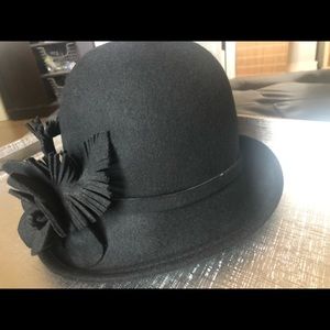 Women’s 100% wool bowler hat